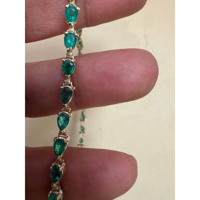 Green 7 Ct Natural Pear Shape Emerald Cocktail Tennis Bracelet 14 Kt Yellow Gold 7" For Sale - Image 8 of 8