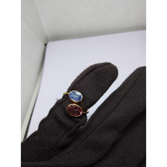 Natural Blue Sapphire 5.20cts & Morganite 2.80cts Ring in 18k Gold For Sale - Image 4 of 8