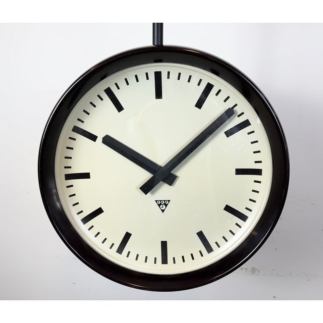 Mid-Century Modern Large Industrial Bakelite Double Sided Factory Clock from Pragotron, 1950s For Sale - Image 3 of 18