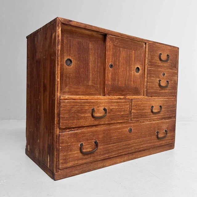 Mid-Century Modern Traditional Japanese Tansu Storage Cabinet, 1920s For Sale - Image 3 of 10