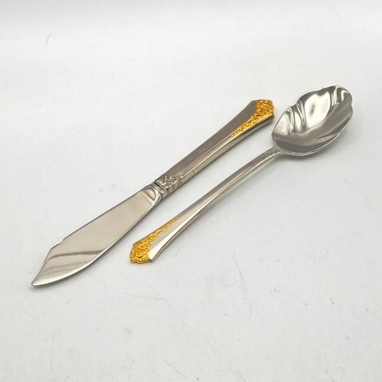 Late 20th Century Oneida Cube “Golden Damask Rose” Stainless Flatware 50 Pieces (Service for 9 With Hostess Pieces and Storage Chest) For Sale - Image 14 of 18