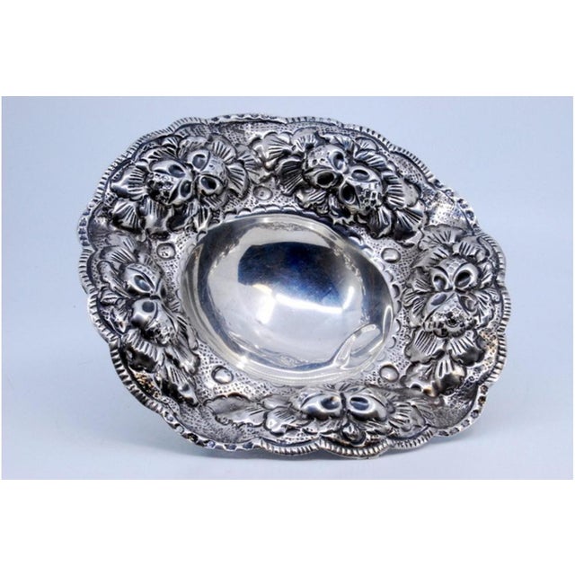 Silver Candy Box with Floral Reliefs and Applications and Support Feet For Sale - Image 3 of 9