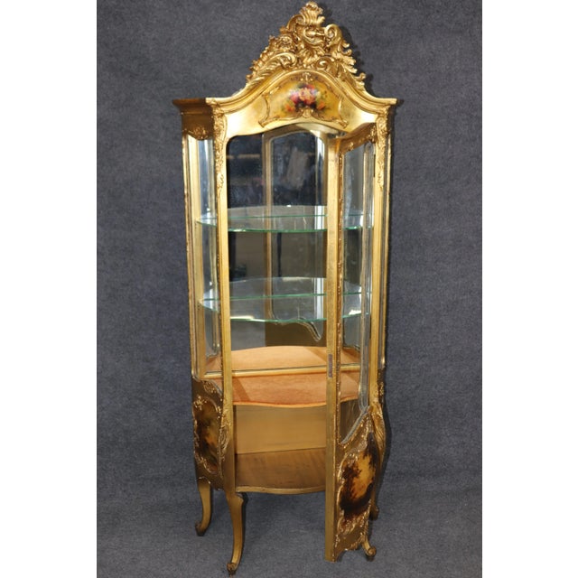 Superb Gilded Vernis Martin French Louis XV Style Painted Vitrine For Sale - Image 4 of 12