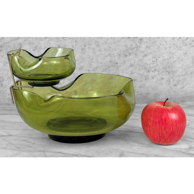 Mid-Century Modern Mid 20th Century Mid-Century Avocado Green Pinched Glass Chip & Dip Serving Bowls For Sale - Image 3 of 10