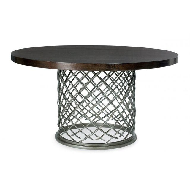 This Bernhardt Interiors dinning table is a high end-design furniture with an eclectic edge. Ideal for the modern home,...