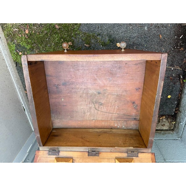 Brown Antique Early American Primitive Style Muler Blanket Chest With Drawers. For Sale - Image 8 of 17