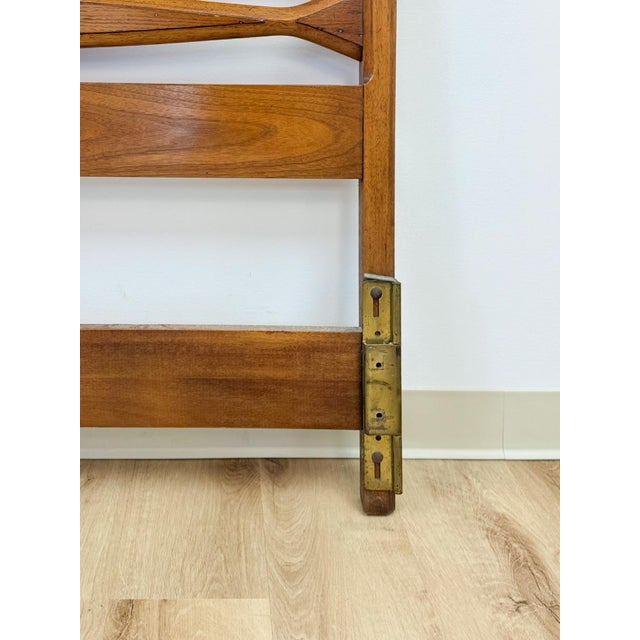 Vintage Heritage Furniture MCM Pointed King Headboard Mid Century Modern Bed For Sale - Image 15 of 17