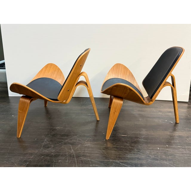 Wegner Style Ch07 Shell Chairs, Pair For Sale - Image 4 of 12