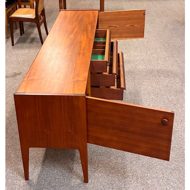 European Mid Century Modern Teak Credenza by Younger, Uk c.1960 For Sale - Image 4 of 7