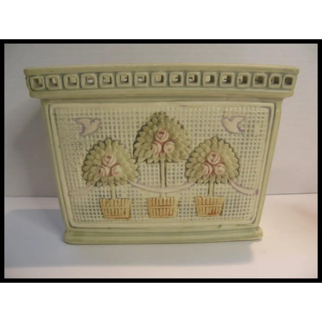 Weller Pottery Dupont oblong planter, in excellent condition...no chips, cracks or signs of repair. Measures 5.5" in...