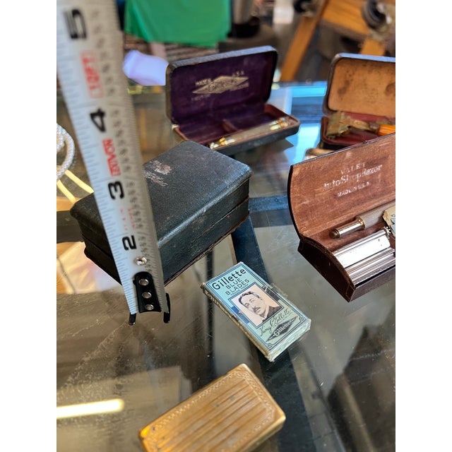 Instant Collection of Vintage Men's Razors and Razor Kits For Sale In Atlanta - Image 6 of 11