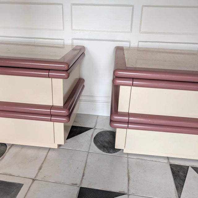 Mauve Large Postmodern Travertine Bedside Cabinets by Jay Spectre, Usa, 1980s, Set of 2 For Sale - Image 8 of 17