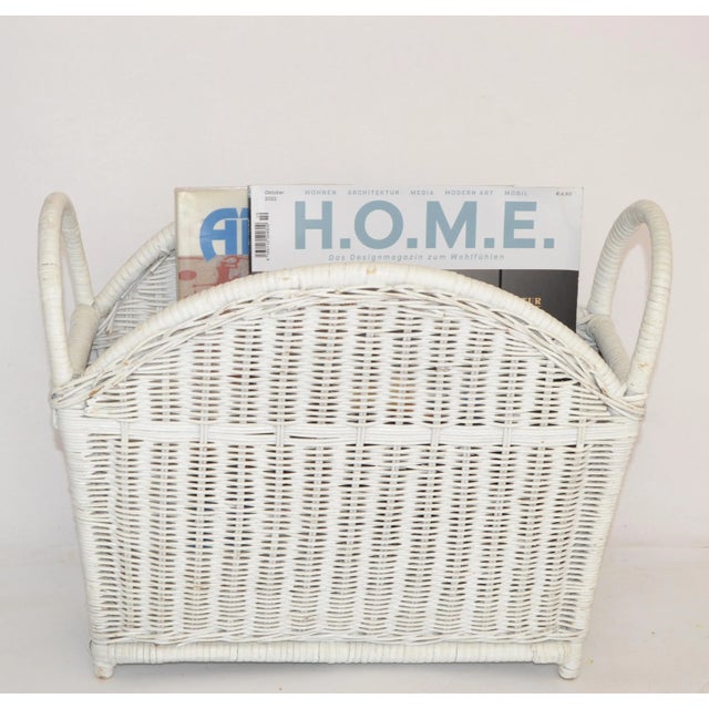 1970s Bohemian Chic White Bleached Magazine Rack Handwoven Wicker & Rattan 1970 For Sale - Image 5 of 13