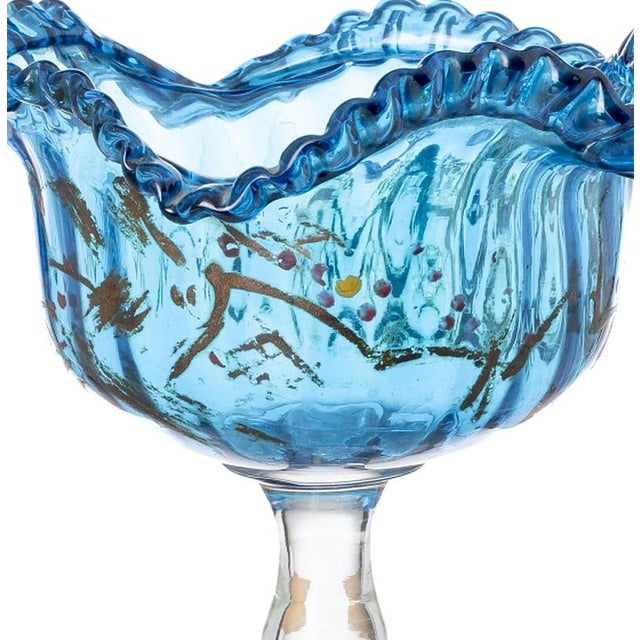 Crystal and glass - Small fruit bowl. European; late 20th century, made of blown glass, top in shades of blue with hand-...