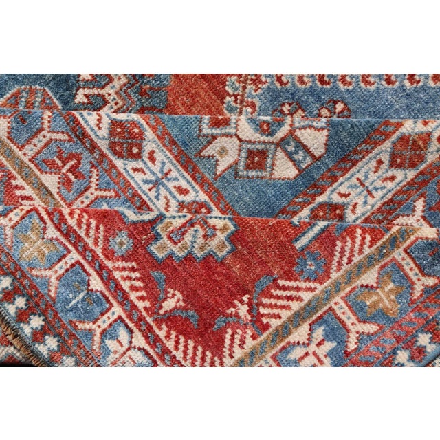 Early 20th Century Antique Persian Shiraz Multi Medallions Rug With Geometric Design For Sale - Image 12 of 13