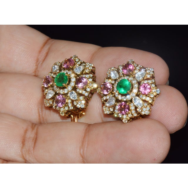 Late 20th Century Natural 4.89cts Diamond, Emerald & Pink Tourmaline 18k Gold Floral Earrings, Pair For Sale In Dallas - Image 6 of 12