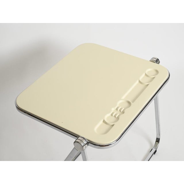 Mid-Century White Platone Folding Desk attributed to Giancarlo Piretti for Castelli, 1969 For Sale - Image 17 of 18