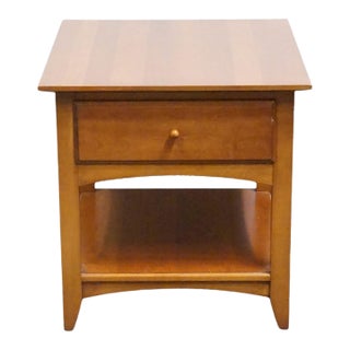 Thomasville Furniture Impressions Bridges Collection Solid Cherry Early American Shaker Style 23" Accent End Table For Sale