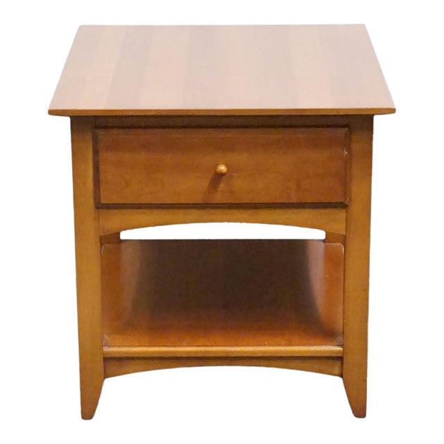 Thomasville Furniture Impressions Bridges Collection Solid Cherry Early American Shaker Style 23" Accent End Table For Sale