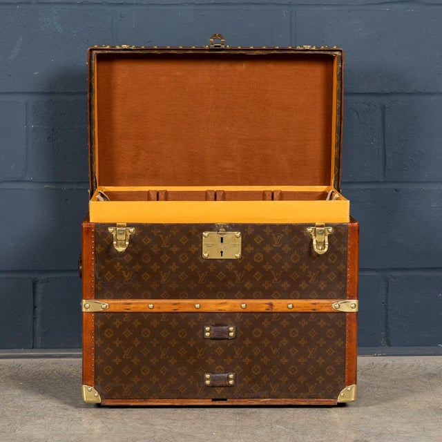 Antique Shoe Trunk in Monogram Canvas from Louis Vuitton, France, 1920 For Sale - Image 10 of 18