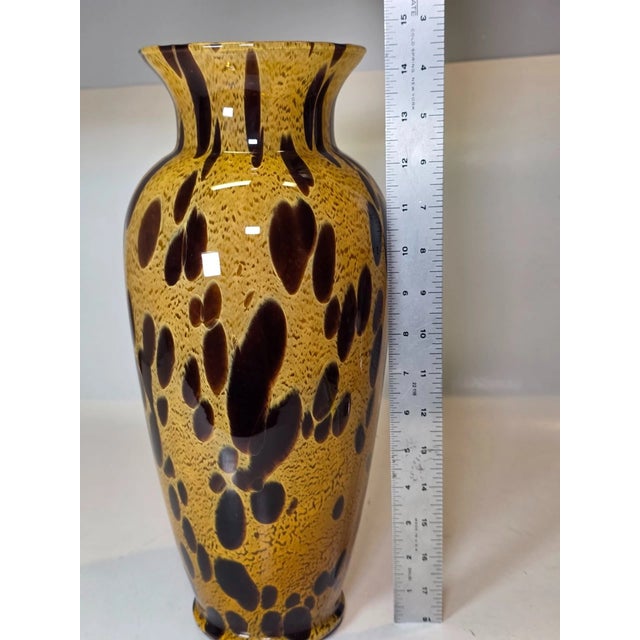Mid-Century Modern Vintage MCM Maestri Vetrai Murano Style Hand Blown Vase For Sale - Image 3 of 5