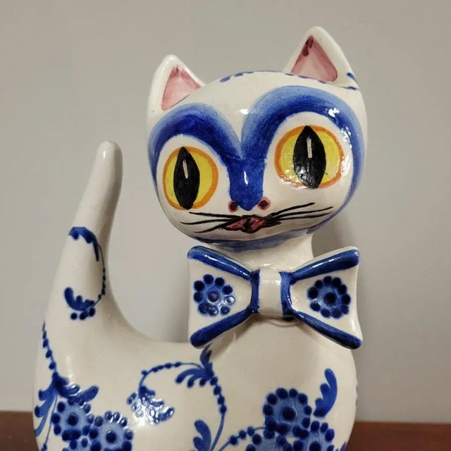 Vintage Italian Blue and White Glazed Cat With Bowtie For Sale In Raleigh - Image 6 of 7