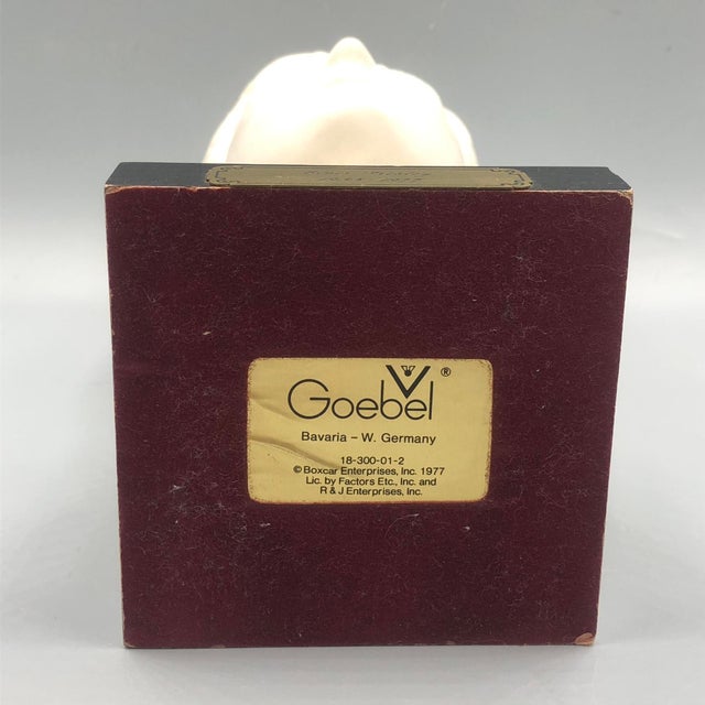 Black Bisque Porcelain Elvis Presley Bust on Base by Bochmann for Goebel, 1980s For Sale - Image 8 of 9