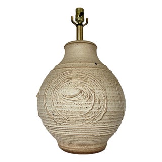 1960s Bob Kinzie Affiliated Craftsmen Studio Mid Century Beige Monumental Pottery Table Lamp For Sale