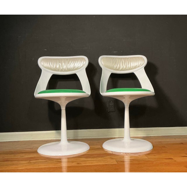 Italian Space Age Set of Two Fiberglass Side Chairs With Tulip Base 1960s For Sale In Greenville, SC - Image 6 of 12