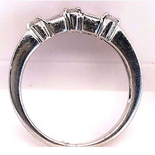 Modern 14 Karat White Gold Diamond Wedding Bridal Anniversary Band Ring 0.50 TDW, Size 6.75 For Sale - Image 3 of 9