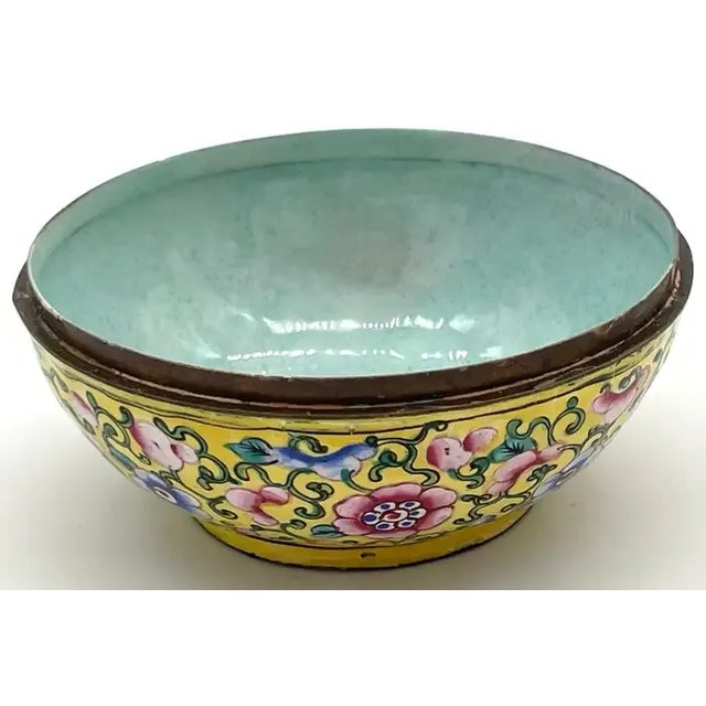 Ceramic Mid 20th Century Chinese Export Yellow Floral Beijing Enamel Round Box For Sale - Image 7 of 12