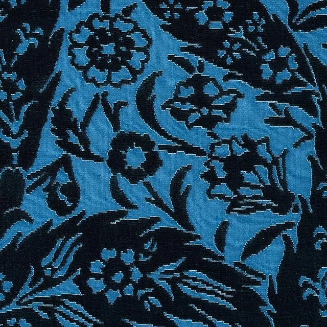 Schumacher Sample - Schumacher Saz Paisley Velvet Fabric in Blue For Sale - Image 4 of 5