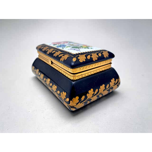 Porcelain Jewelry Box from Sèvres, 1970s For Sale - Image 6 of 8