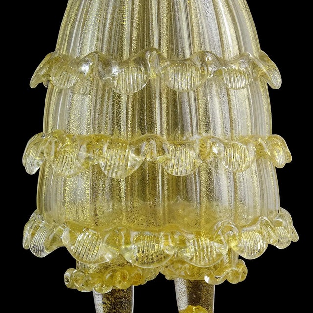 Glass Murano Antique Queen in Gold Leaf Holding Flowers Italian Art Deco Glass Woman Sculpture Figure For Sale - Image 7 of 9