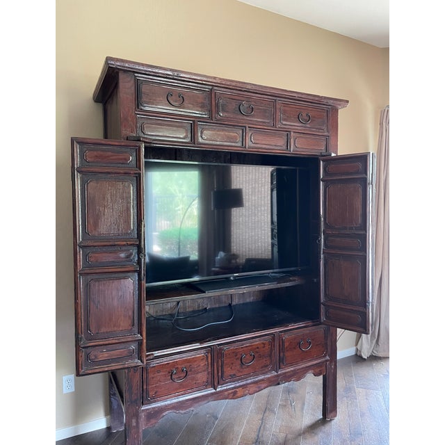 19th Century Chinese Extra Large Elm Cabinet For Sale - Image 4 of 8