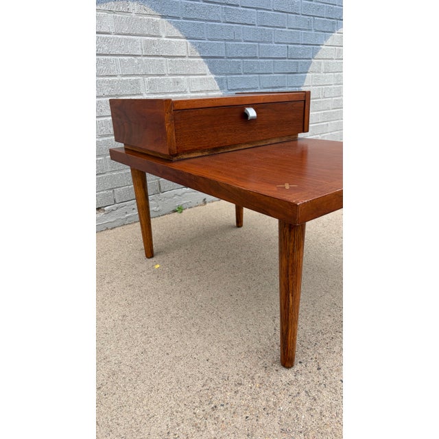 Mid-Century Modern American of Martinsville Mid-Century Modern Two Tier Step Table, Circa 1965 For Sale - Image 3 of 9