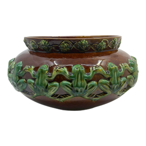 Bordallo Pinheiro Jardinière Bowl With Frogs & Artichoke Leaf Border