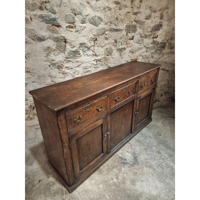 Georgian Chestnut Dresser or Sideboard, 18th Century For Sale - Image 3 of 17