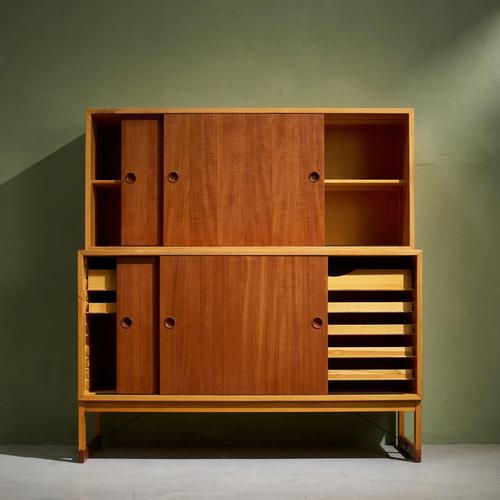 The Øresund Cabinet in teak and Oregon pine was designed by Børge Mogensen in the 1950s as part of the Øresund series...
