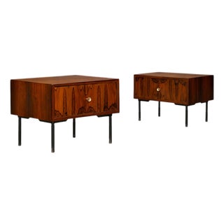 Geraldo de Barros for Unilabor Pair of Brazilian Rosewood Nightstands, Brazil 1950s - Lot 904 For Sale