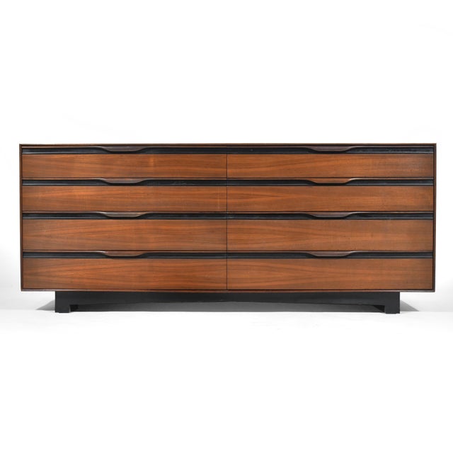 Mid-Century Modern John Kapel Walnut Dresser by Glenn of California For Sale - Image 3 of 8