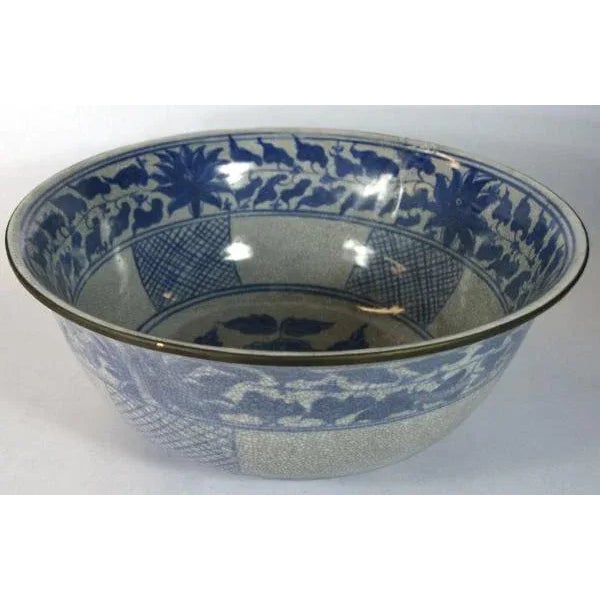 Chinese Blue and White Porcelain Wash Basin For Sale - Image 3 of 10