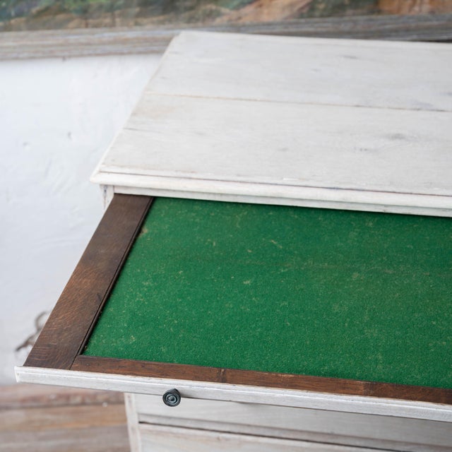 Georgian Oak Chest With Brushing Slide, c.1740 For Sale - Image 12 of 18