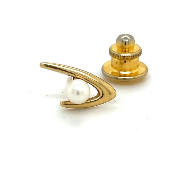 1990s 1990s Mikimoto Estate Akoya Pearl Mens Tie Pin 14k Y Gold 2 Pieces For Sale - Image 5 of 5