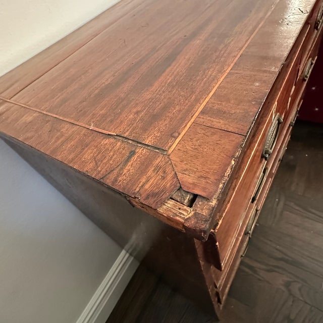 George Hepplewhite Antique Hepplewhite Style Chest of Drawers For Sale - Image 4 of 9