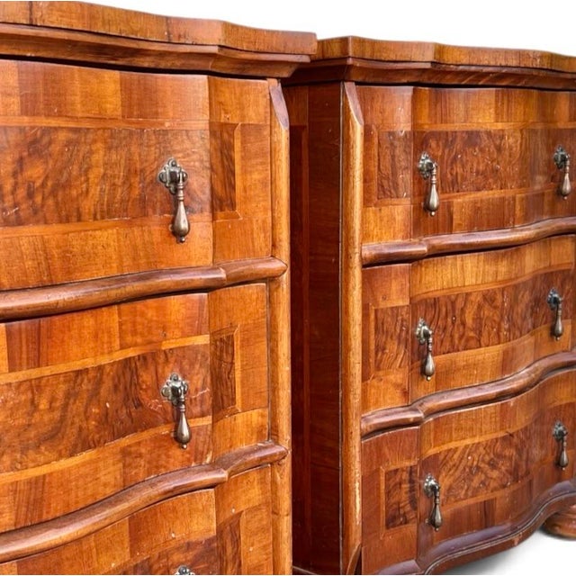 Early 20th Century Pair of Burl Walnut Serpentine Chests For Sale - Image 5 of 9