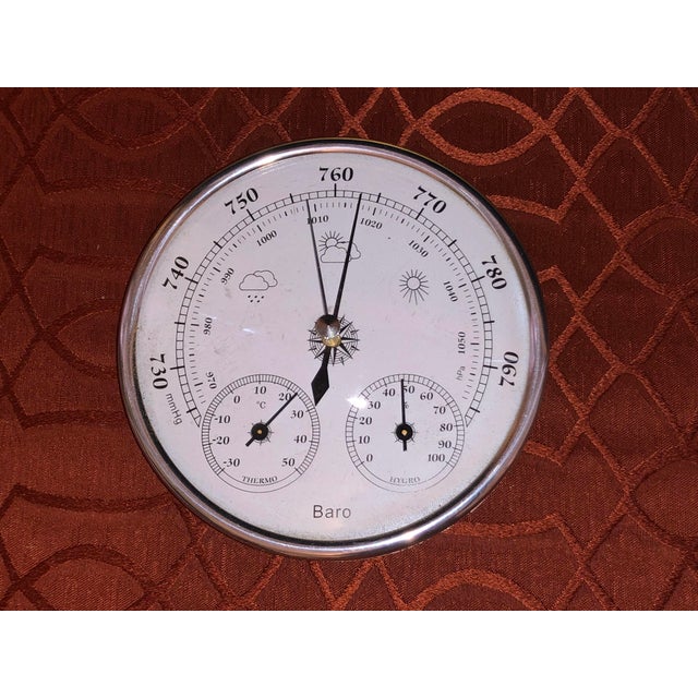 Metal Vintage Round 3-in-1 Weather Station – Barometer, Thermometer & Hygrometer For Sale - Image 7 of 9