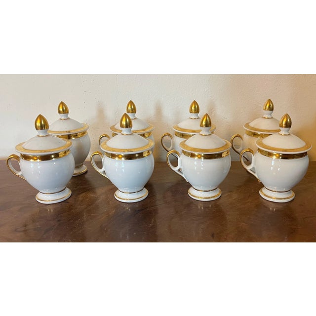 Antique 19th Century French Empire Old Paris Porcelain Pot De Creme or Handled Cups and Covers in White With Gold Bands 1800- Set of 8 For Sale - Image 4 of 12