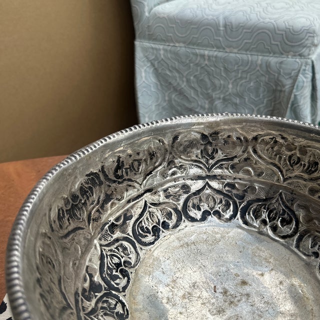 Up for consideration is a beautiful silver decorative pedestal bowl with heart details. This would look lovely in your...