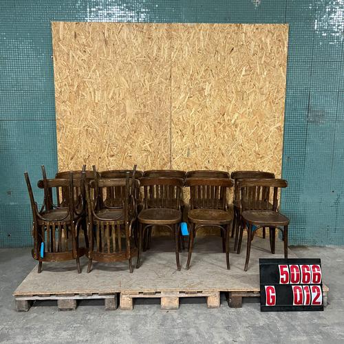 Vintage Bistro Dining Chair in Bentwood and Dark Oak, 1950s For Sale - Image 4 of 4